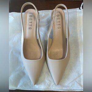 Betts Women's Beige Pointed Slingback Heels